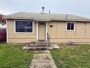 Building Photo - 312 N Yolo St