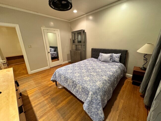 Large bedroom. This is a queen, fits a king - 50 Balmy St