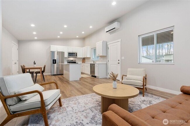 Foto del edificio - 310 Everson Rd