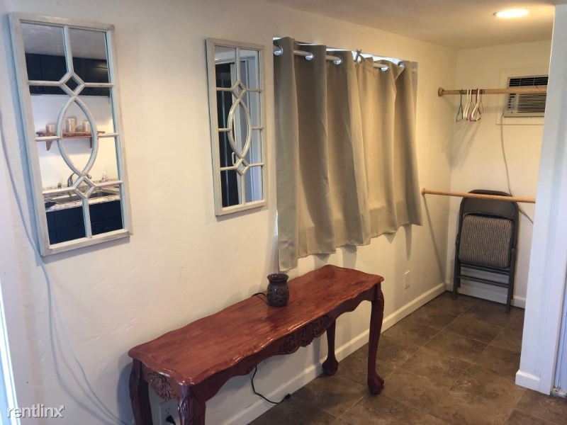 Building Photo - Studio, 1 bath Apartment - 2763 Penryn Rd