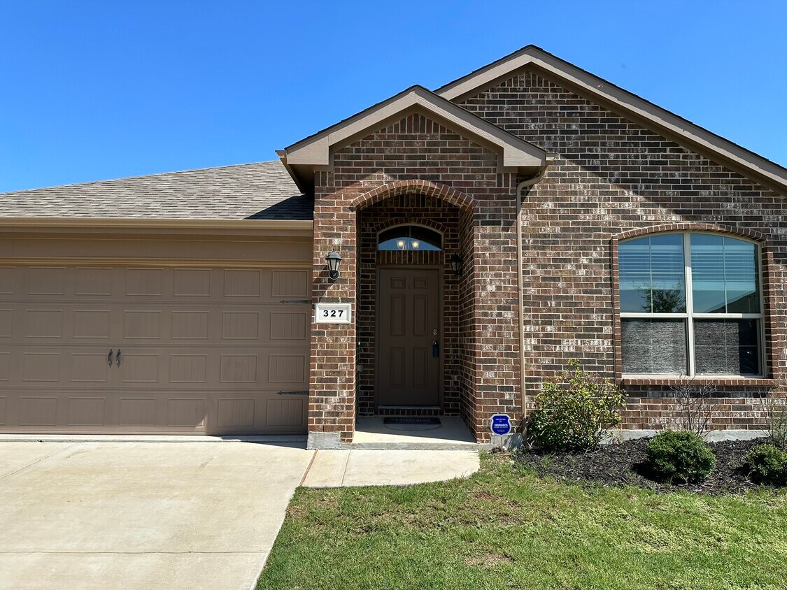 327 Chestnut Ln, Ponder, TX 76259 House Rental in Ponder, TX