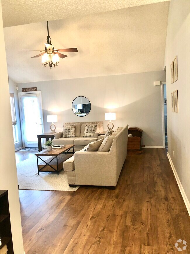 The Lakes Houses under 1,000 North Charleston, SC 3 Homes