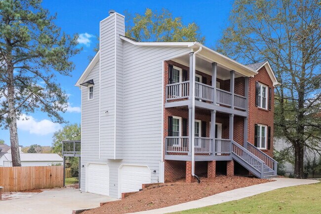 Building Photo - 29 Bramblewood Trail SW