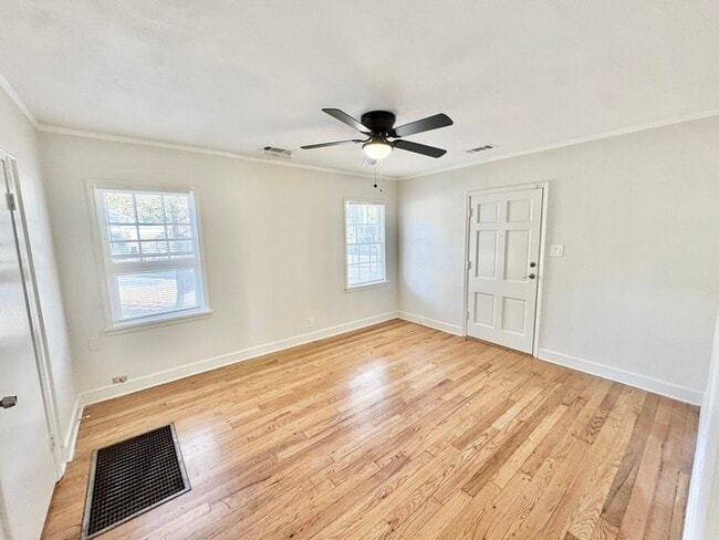 Foto del edificio - 3880 Spottswood Ave