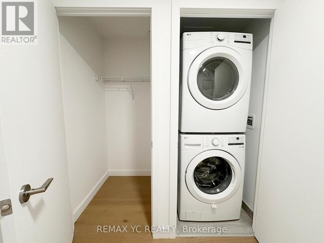 Photo du bâtiment - 1720 Bayview Ave