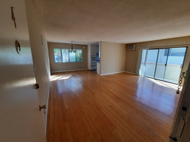 Building Photo - 1133 S Spaulding Ave