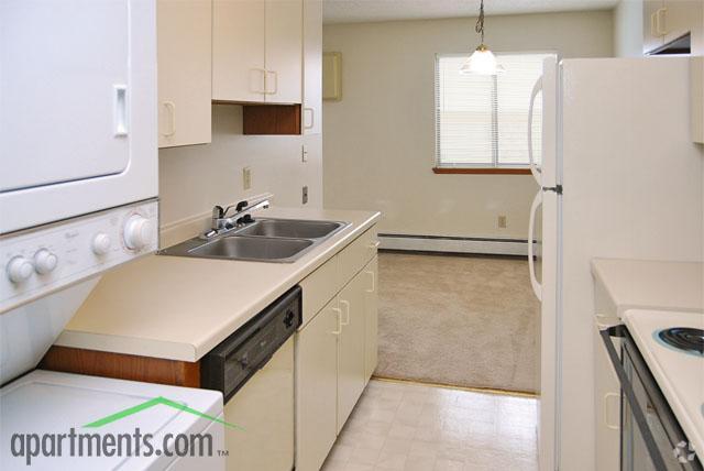 Kitchen - Ponds of Edina