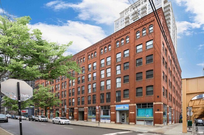 Building Photo - 225 W Huron St