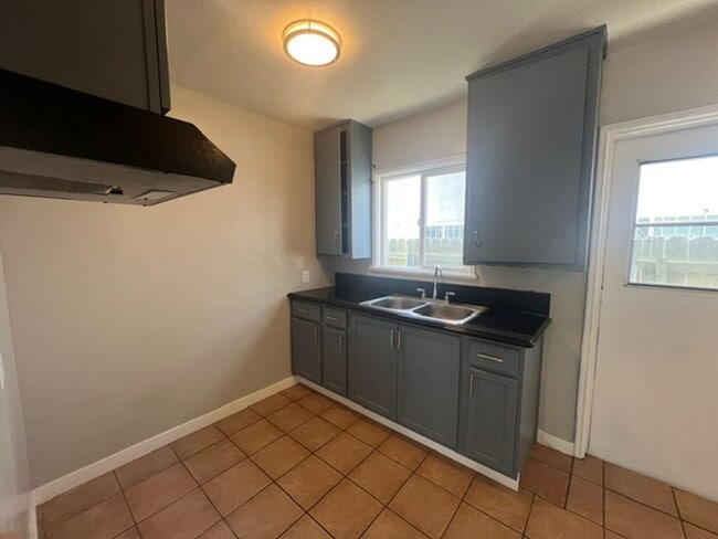 Foto del edificio - 2728 Orchard Pl