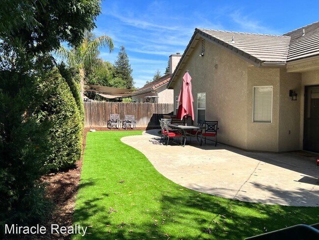 Building Photo - 3 br, 2 bath House - 2912 E Ryan Lane