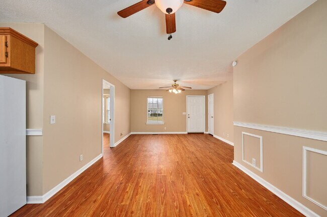 Foto del edificio - Coming Soon: 3BR, 2BA house
