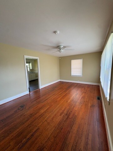 Foto del edificio - 210 Peggy Anne Dr