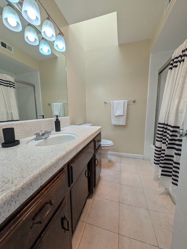 Building Photo - 2801 Hoad Ln
