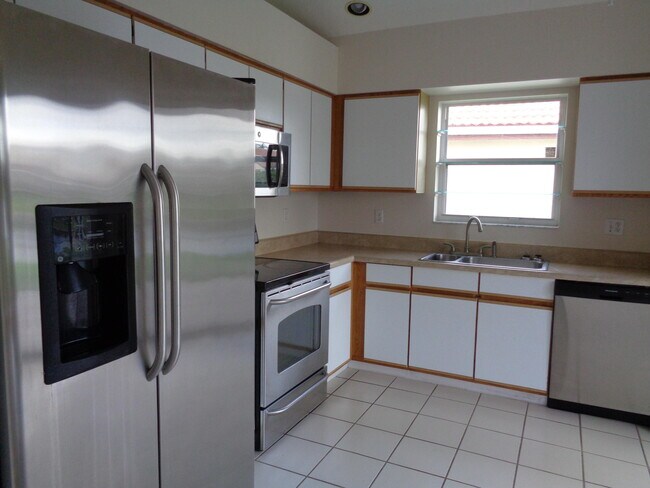 Building Photo - 7512 Stirling Bridge Blvd N