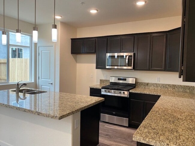 Building Photo - New Townhome at Falcon Ridge in North Reno