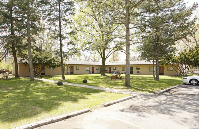 Primary Photo - Maplewood