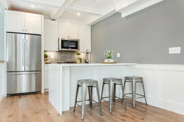 Building Photo - 133 Perkins St