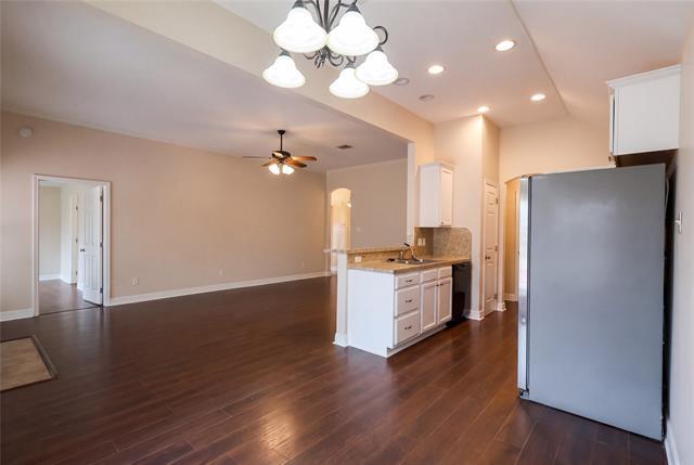 Foto del edificio - 3214 Grand Lake Dr