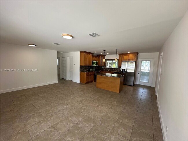 Foto del edificio - 4830 SW 41st Ave