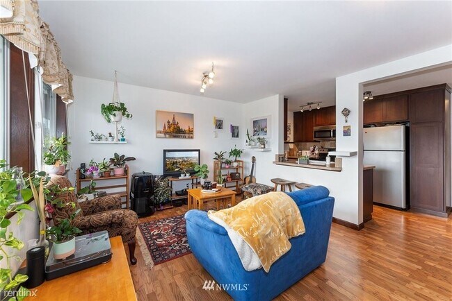 Building Photo - 1 br, 1 bath Condo - 1953 S I St Apt 8