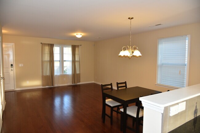 Building Photo - Beautiful home in Charlotte!