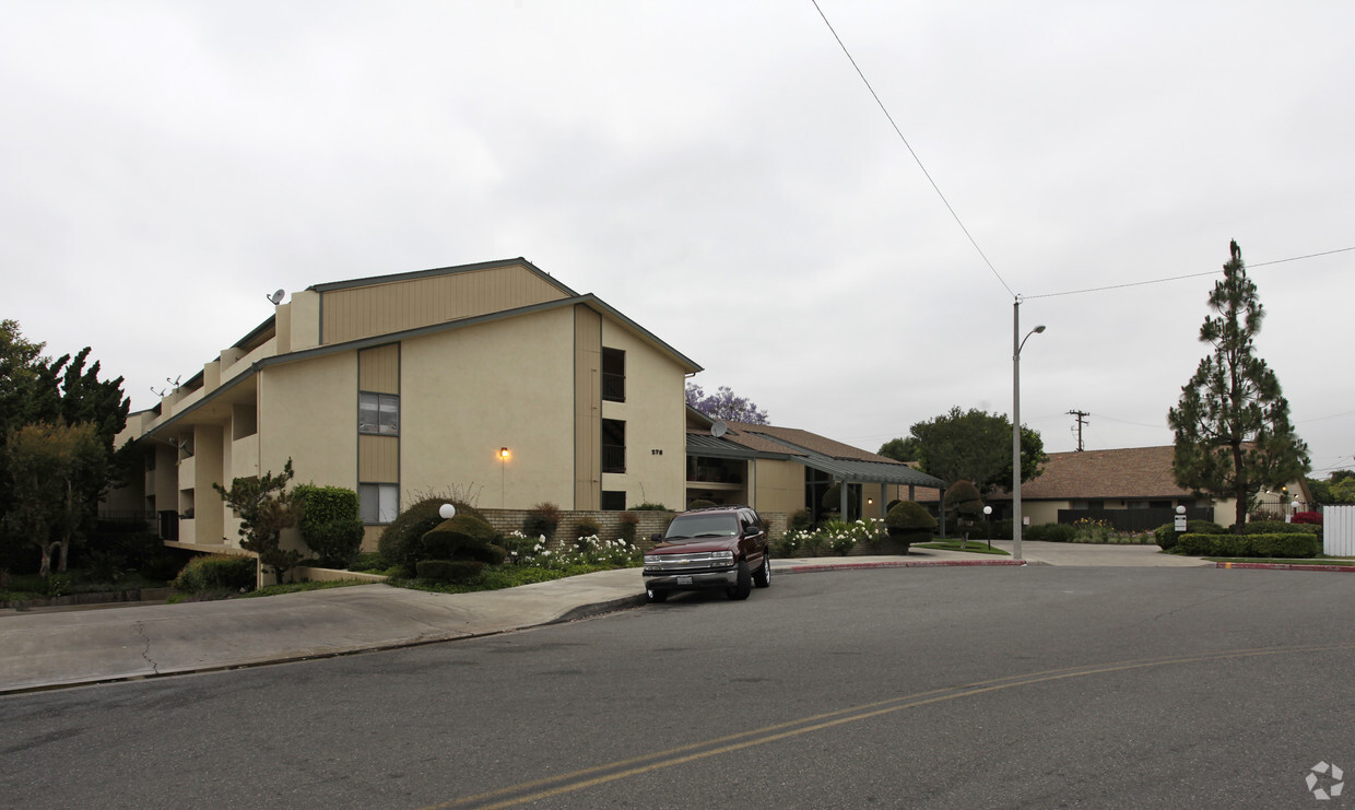 Foto del edificio - Wilshire Westmont Condominiums