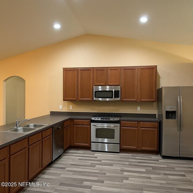 Building Photo - 1124 Wild Azalea Dr
