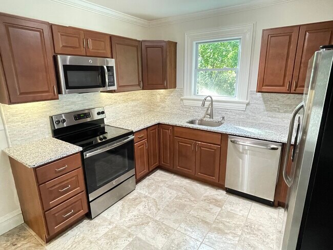 Cocina - 85 Western Ave