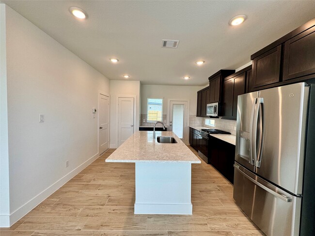 Building Photo - 1210 Shaded Rock Dr