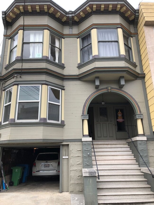 Building Photo - 1253 21st Ave