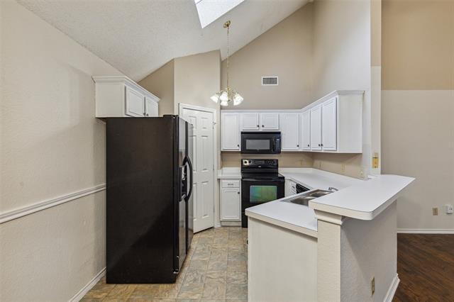 Building Photo - 465 El Rio Dr
