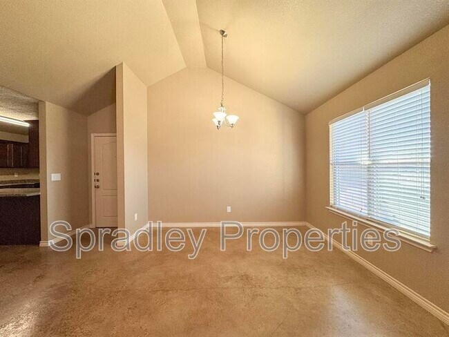 Foto del edificio - 739 A E Ridge Blvd