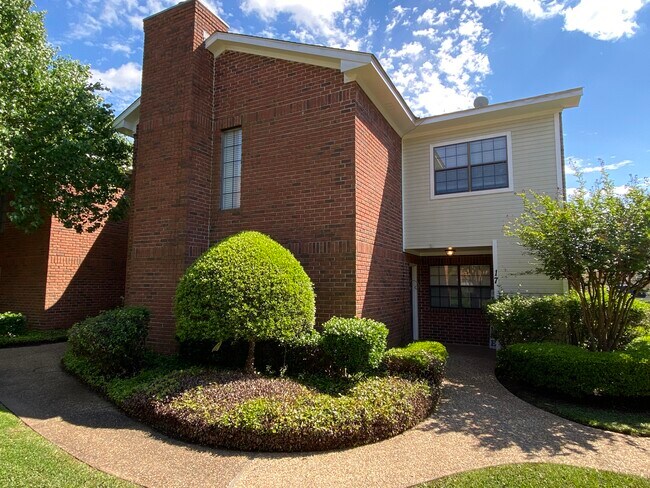 Building Photo - 17 Meadow Creek Dr