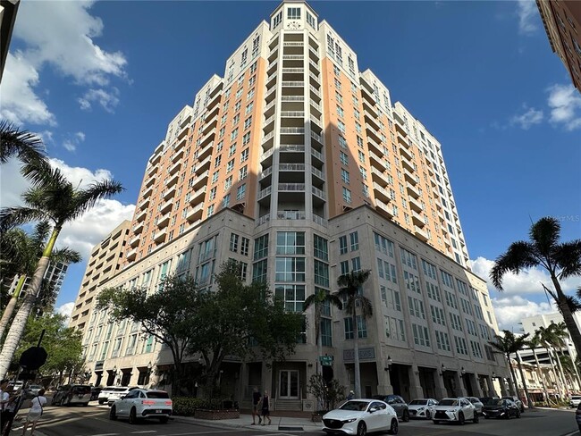 Building Photo - 1350 Main St