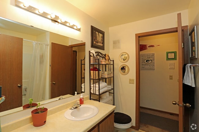 Bathroom - Big Sky Manor & High Point Manor