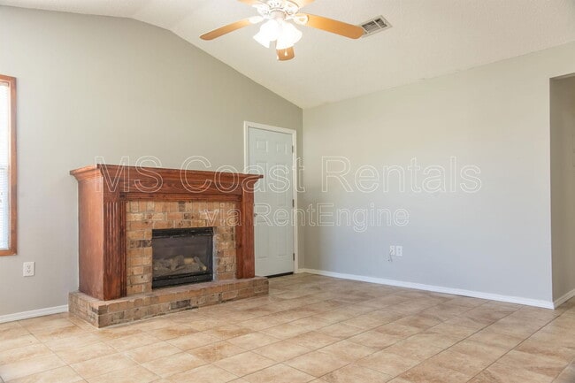 Building Photo - 10545 Bay Tree Dr