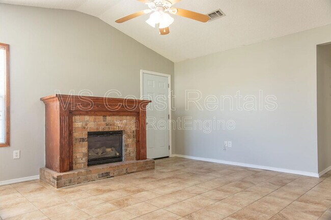 Foto del edificio - 10545 Bay Tree Dr