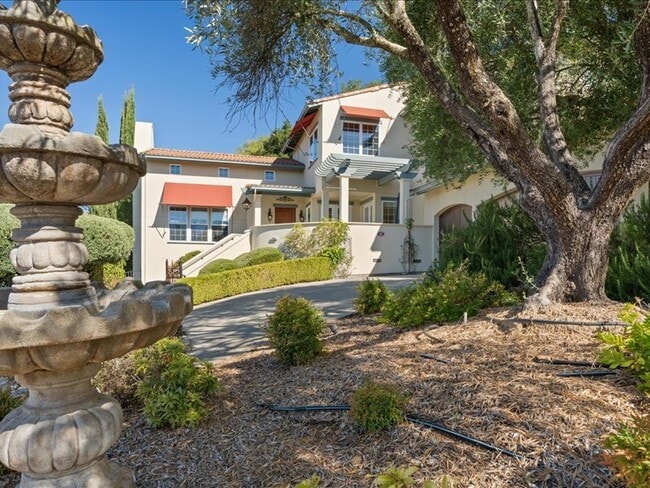 Foto del edificio - 265 Clear Ridge Dr