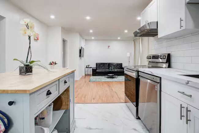 Photo du bâtiment - 3 Bedroom, 2 Bathroom Home for Rent – Greater Sudbury