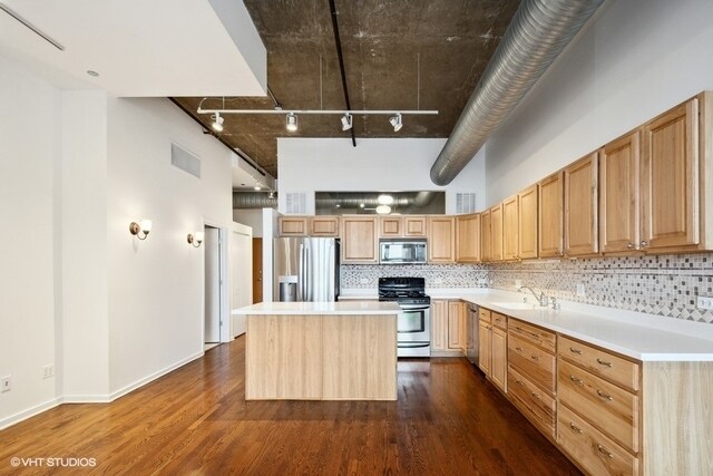 Building Photo - 849 N Franklin St