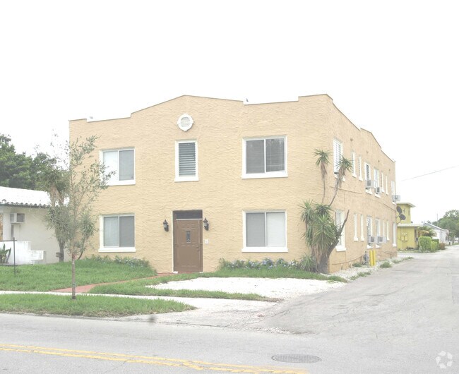 Building Photo - 2034 Washington St