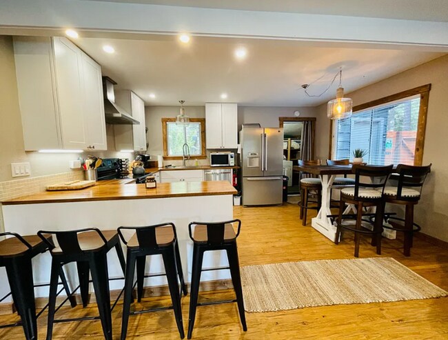 Building Photo - Beautifully Updated Home for Rent!