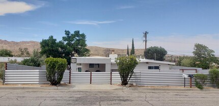 Building Photo - 61636 Capilla Dr