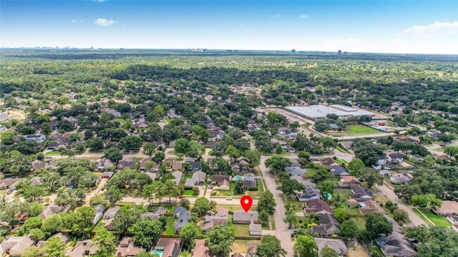 Foto del edificio - 15834 Fern Basin Dr