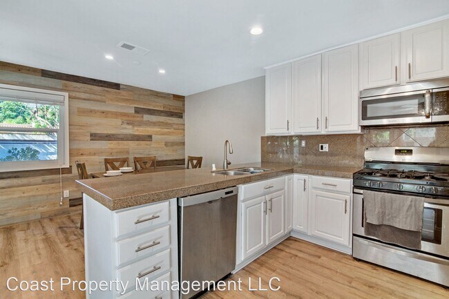 Building Photo - 3 br, 2.5 bath House - 1382 Felipe