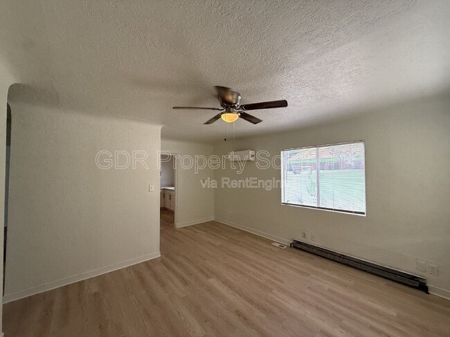 Foto del edificio - 301 Sierra Dr SE