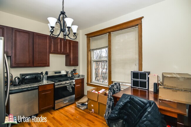 Foto del edificio - 852 N Leavitt St