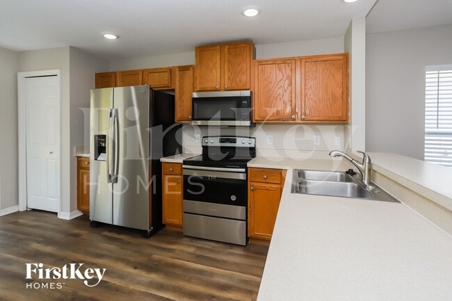 Foto del edificio - 15206 Searobbin Dr