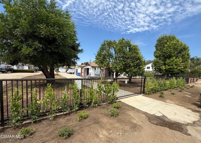 Building Photo - 4475 Barnard St