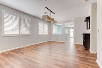 Building Photo - 325 Brilliant Summit Cir